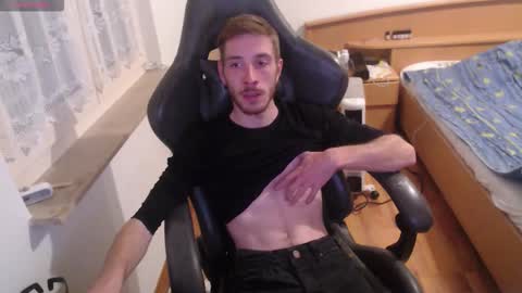 Snapshot of zuzmosfokafasz chatting on November 22, 2025, 10:20 pm Zuzmoe online show from November 22, 2025, 10:20 pm