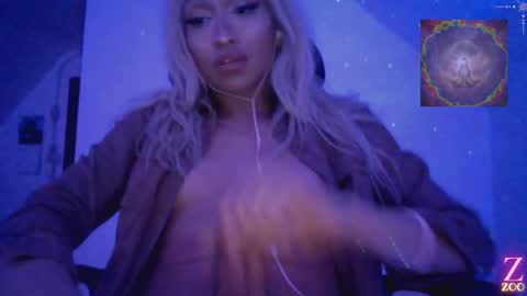 Snapshot of zya_zoo chatting on January 11, 2025, 4:06 am ZYA online show from January 11, 2025, 4:06 am