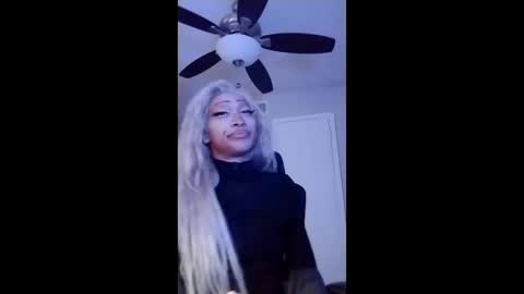 Snapshot of zya_zoo chatting on December 20, 2025, 12:51 am ZYA online show from December 20, 2025, 12:51 am