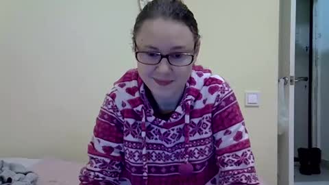 Snapshot of zyuhre chatting on December 14, 2024, 2:01 am Zyuhre online show from December 14, 2024, 2:01 am