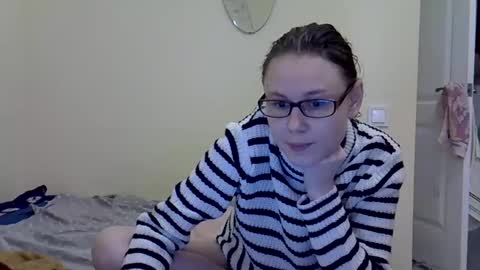 Snapshot of zyuhre chatting on September 29, 2025, 12:43 pm Zyuhre online show from September 29, 2025, 12:43 pm