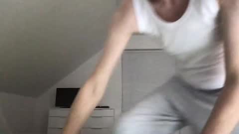 Snapshot of zzz123_cam chatting on March 9, 2025, 6:32 pm zzz123_cam online show from March 9, 2025, 6:32 pm