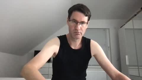 Snapshot of zzz123_cam chatting on September 16, 2025, 2:40 pm zzz123_cam online show from September 16, 2025, 2:40 pm