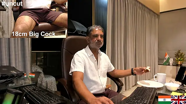 Snapshot of OnlineBossUK chatting on February 19, 2025, 1:39 pm OnlineBossUK online show from February 19, 2025, 1:39 pm