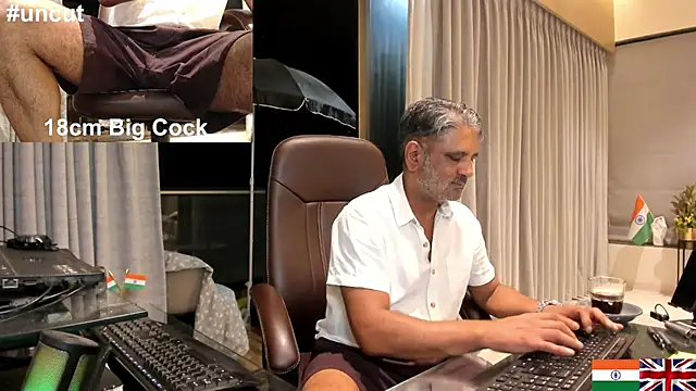 Snapshot of OnlineBossUK chatting on February 19, 2025, 8:41 pm OnlineBossUK online show from February 19, 2025, 8:41 pm