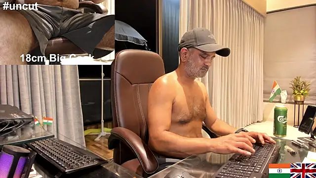 Snapshot of OnlineBossUK chatting on February 20, 2025, 8:47 pm OnlineBossUK online show from February 20, 2025, 8:47 pm