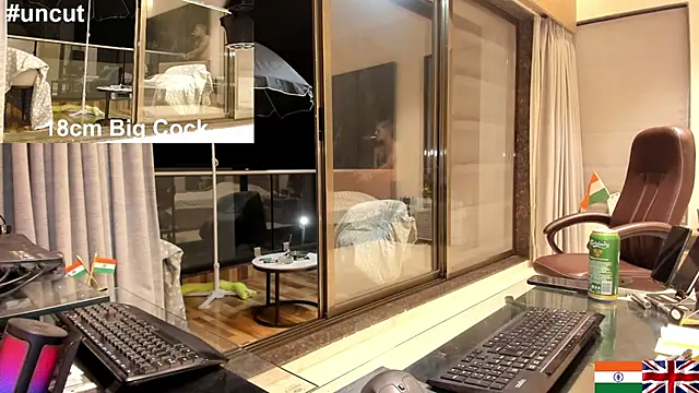 Snapshot of OnlineBossUK chatting on February 21, 2025, 9:00 pm OnlineBossUK online show from February 21, 2025, 9:00 pm