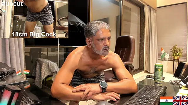 Snapshot of OnlineBossUK chatting on February 22, 2025, 9:37 pm OnlineBossUK online show from February 22, 2025, 9:37 pm