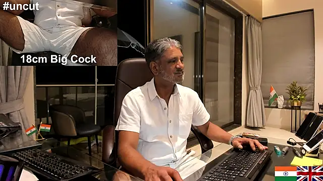 Snapshot of OnlineBossUK chatting on February 23, 2025, 9:05 pm OnlineBossUK online show from February 23, 2025, 9:05 pm