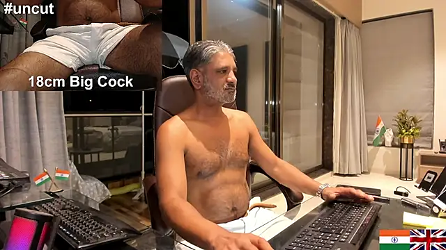 Snapshot of OnlineBossUK chatting on February 25, 2025, 4:21 pm OnlineBossUK online show from February 25, 2025, 4:21 pm