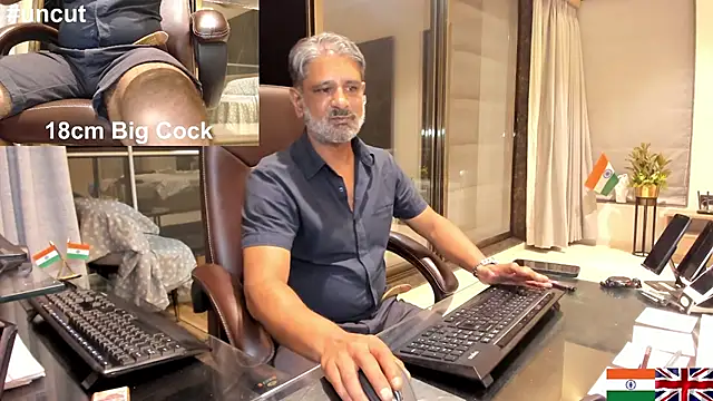 Snapshot of OnlineBossUK chatting on February 28, 2025, 1:47 pm OnlineBossUK online show from February 28, 2025, 1:47 pm