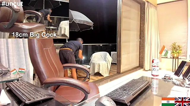 Snapshot of OnlineBossUK chatting on February 28, 2025, 7:25 pm OnlineBossUK online show from February 28, 2025, 7:25 pm