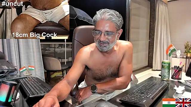 Snapshot of OnlineBossUK chatting on March 10, 2025, 9:29 pm OnlineBossUK online show from March 10, 2025, 9:29 pm