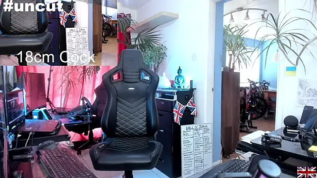 Snapshot of OnlineBossUK chatting on March 21, 2025, 3:24 pm OnlineBossUK online show from March 21, 2025, 3:24 pm