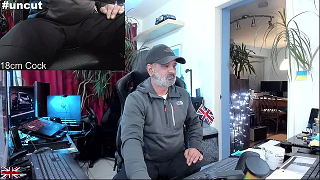 Snapshot of OnlineBossUK chatting on October 26, 2025, 6:03 pm OnlineBossUK online show from October 26, 2025, 6:03 pm