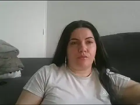 Snapshot of Squirtlady38 chatting on February 4, 2025, 9:07 am Squirtlady38 online show from February 4, 2025, 9:07 am