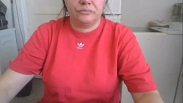 Snapshot of Squirtlady38 chatting on October 16, 2025, 12:17 pm Squirtlady38 online show from October 16, 2025, 12:17 pm