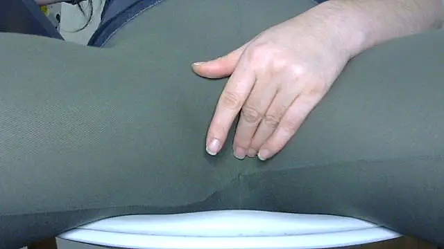 Snapshot of Squirtlady38 chatting on November 9, 2025, 12:42 am Squirtlady38 online show from November 9, 2025, 12:42 am