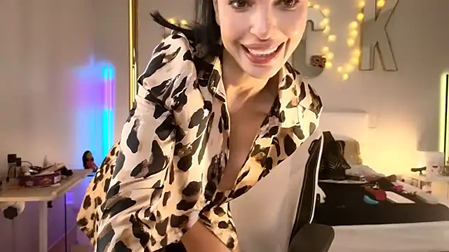 Snapshot of Helena_Karel chatting on January 29, 2025, 1:28 pm Helena Karel online show from January 29, 2025, 1:28 pm