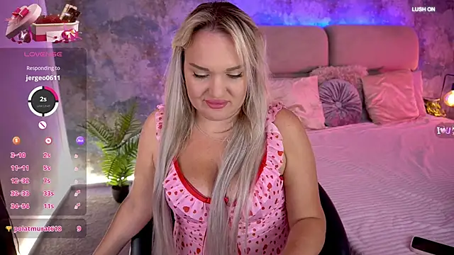 MissyMartinez online show from October 11, 2025, 9:52 am