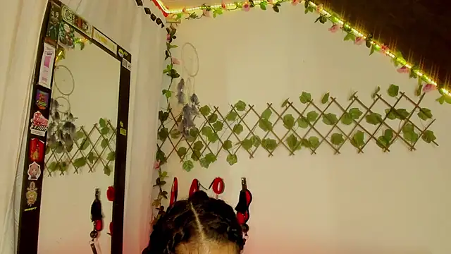 Snapshot of Cata_green chatting on December 5, 2024, 10:34 pm Cata green online show from December 5, 2024, 10:34 pm