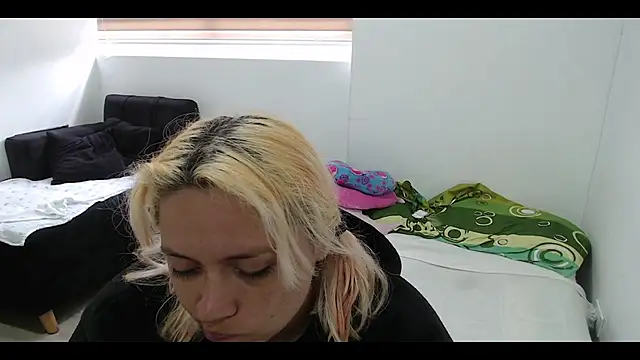 Snapshot of MommyMiaWs chatting on January 21, 2025, 7:17 pm MommyMiaWs online show from January 21, 2025, 7:17 pm