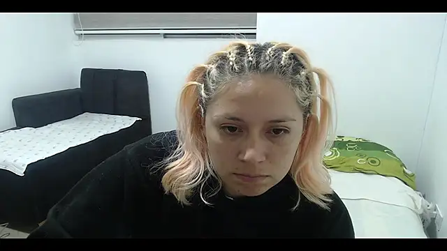 Snapshot of MommyMiaWs chatting on January 25, 2025, 2:47 am MommyMiaWs online show from January 25, 2025, 2:47 am