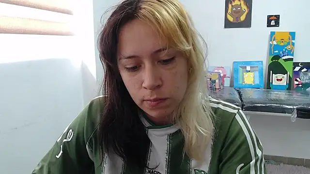 Snapshot of MommyMiaWs chatting on September 20, 2025, 2:51 pm MommyMiaWs online show from September 20, 2025, 2:51 pm