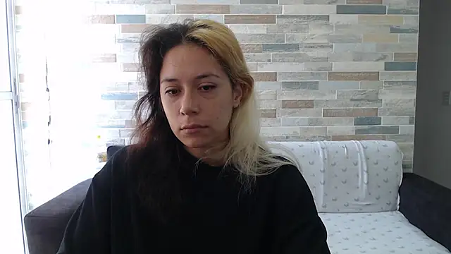 Snapshot of MommyMiaWs chatting on September 29, 2025, 2:11 pm MommyMiaWs online show from September 29, 2025, 2:11 pm