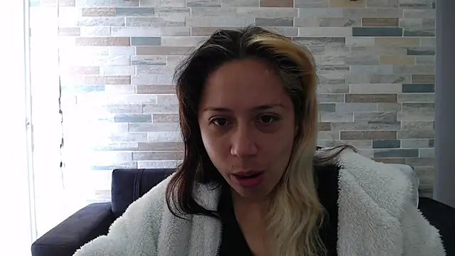 Snapshot of MommyMiaWs chatting on October 2, 2025, 2:35 pm MommyMiaWs online show from October 2, 2025, 2:35 pm