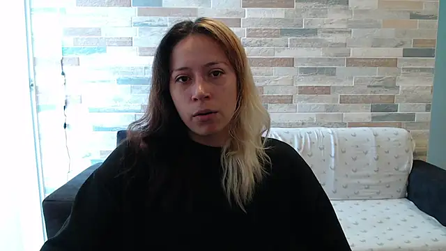 Snapshot of MommyMiaWs chatting on October 8, 2025, 1:31 pm MommyMiaWs online show from October 8, 2025, 1:31 pm