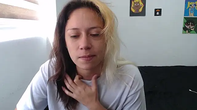 Snapshot of MommyMiaWs chatting on October 15, 2025, 2:28 pm MommyMiaWs online show from October 15, 2025, 2:28 pm