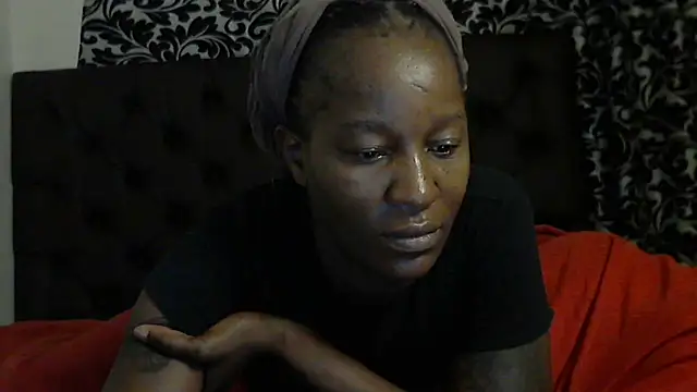 Snapshot of sluttylaura21 chatting on March 10, 2025, 3:23 am sluttylaura21 online show from March 10, 2025, 3:23 am