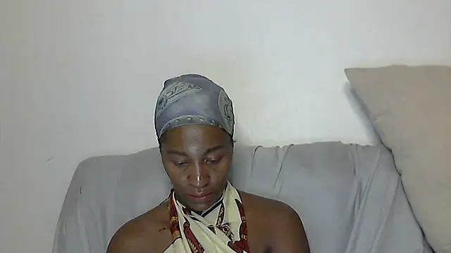 Snapshot of sluttylaura21 chatting on March 13, 2025, 4:27 am sluttylaura21 online show from March 13, 2025, 4:27 am