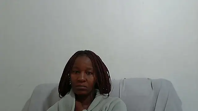 Snapshot of sluttylaura21 chatting on March 14, 2025, 6:10 am sluttylaura21 online show from March 14, 2025, 6:10 am