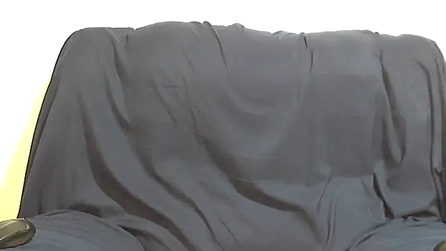 Snapshot of sluttylaura21 chatting on March 23, 2025, 4:38 am sluttylaura21 online show from March 23, 2025, 4:38 am