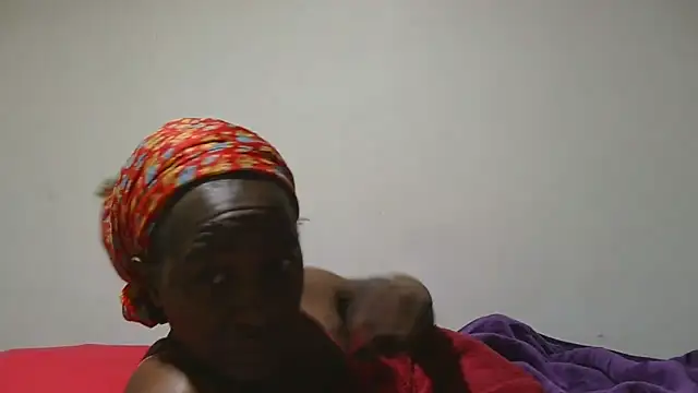 Snapshot of sluttylaura21 chatting on September 15, 2025, 4:23 am sluttylaura21 online show from September 15, 2025, 4:23 am