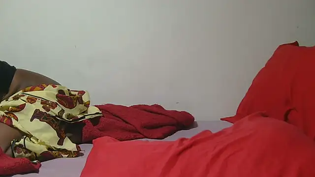 Snapshot of sluttylaura21 chatting on September 17, 2025, 4:52 pm sluttylaura21 online show from September 17, 2025, 4:52 pm