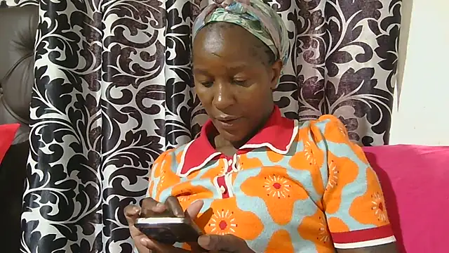 Snapshot of sluttylaura21 chatting on September 20, 2025, 7:53 am sluttylaura21 online show from September 20, 2025, 7:53 am