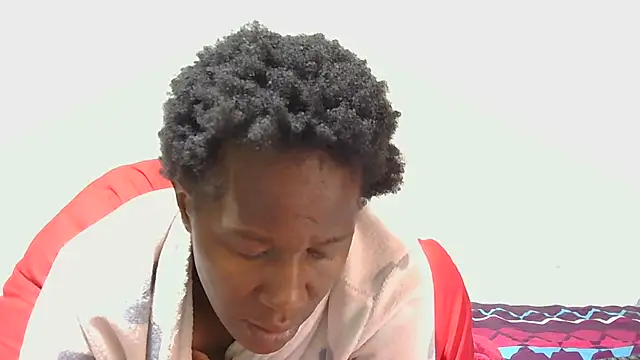 Snapshot of sluttylaura21 chatting on September 30, 2025, 8:52 am sluttylaura21 online show from September 30, 2025, 8:52 am