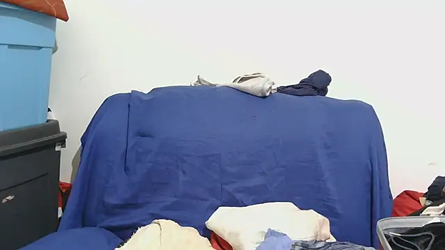 Snapshot of sluttylaura21 chatting on November 17, 2025, 5:35 am sluttylaura21 online show from November 17, 2025, 5:35 am