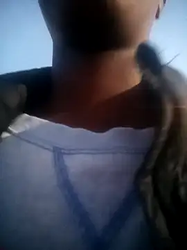 Snapshot of sluttylaura21 chatting on November 28, 2025, 5:04 pm sluttylaura21 online show from November 28, 2025, 5:04 pm