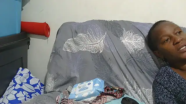 Snapshot of sluttylaura21 chatting on December 3, 2025, 5:55 pm sluttylaura21 online show from December 3, 2025, 5:55 pm