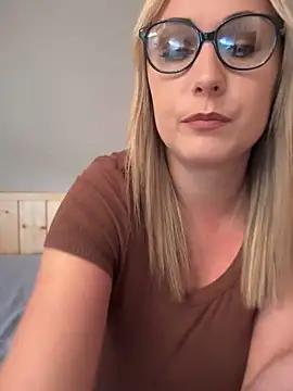 Snapshot of Leanymphoo chatting on October 7, 2025, 8:55 am Leanymphoo online show from October 7, 2025, 8:55 am