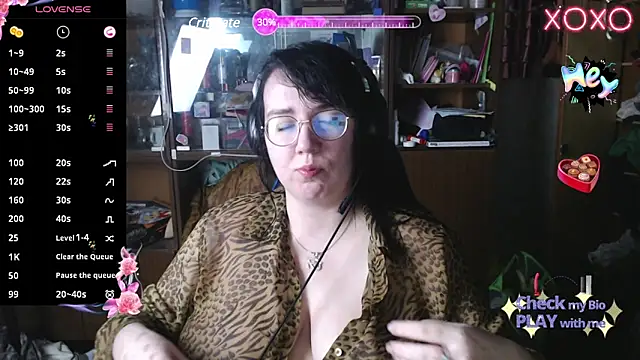 Snapshot of LeonaHarrison chatting on March 9, 2025, 7:26 pm LeonaHarrison online show from March 9, 2025, 7:26 pm