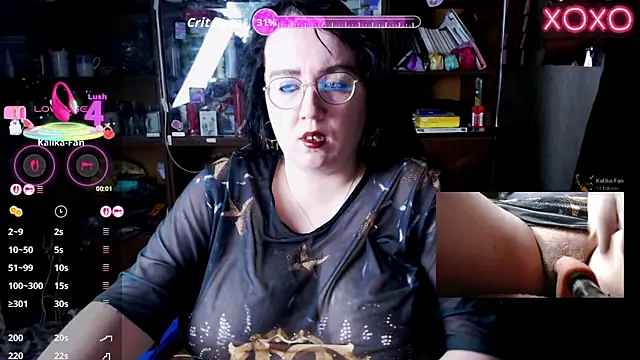 LeonaHarrison online show from December 5, 2025, 11:52 am