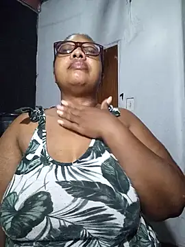 Snapshot of YELLOW_BONE chatting on January 8, 2025, 12:38 am YELLOW BONE online show from January 8, 2025, 12:38 am