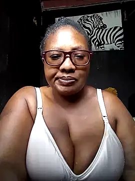 Snapshot of YELLOW_BONE chatting on January 19, 2025, 11:12 am YELLOW BONE online show from January 19, 2025, 11:12 am