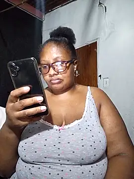 Snapshot of YELLOW_BONE chatting on February 15, 2025, 2:58 am YELLOW BONE online show from February 15, 2025, 2:58 am