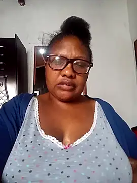 Snapshot of YELLOW_BONE chatting on February 15, 2025, 8:22 am YELLOW BONE online show from February 15, 2025, 8:22 am